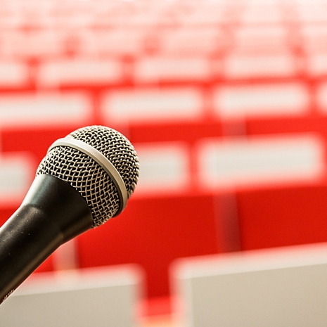microphone-2775447_1920
